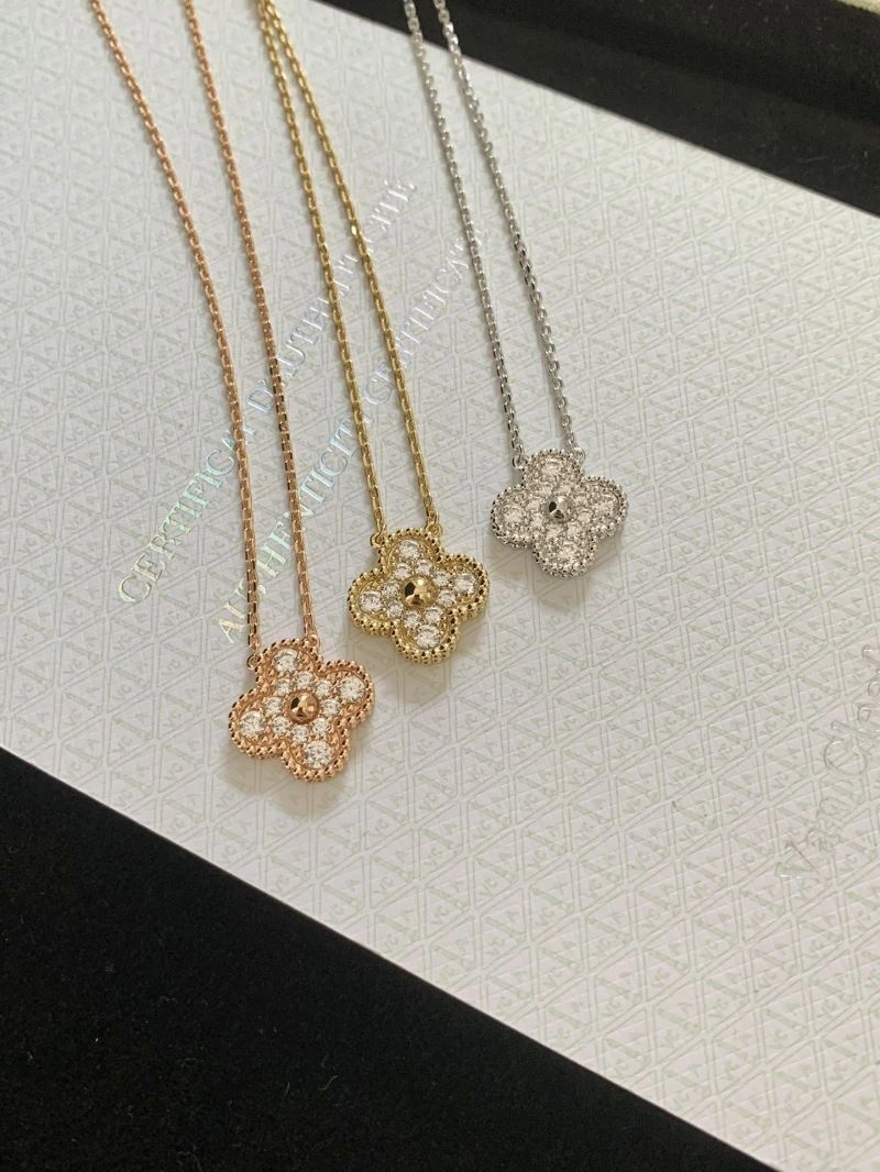 TravelReady Vca Necklaces 255194