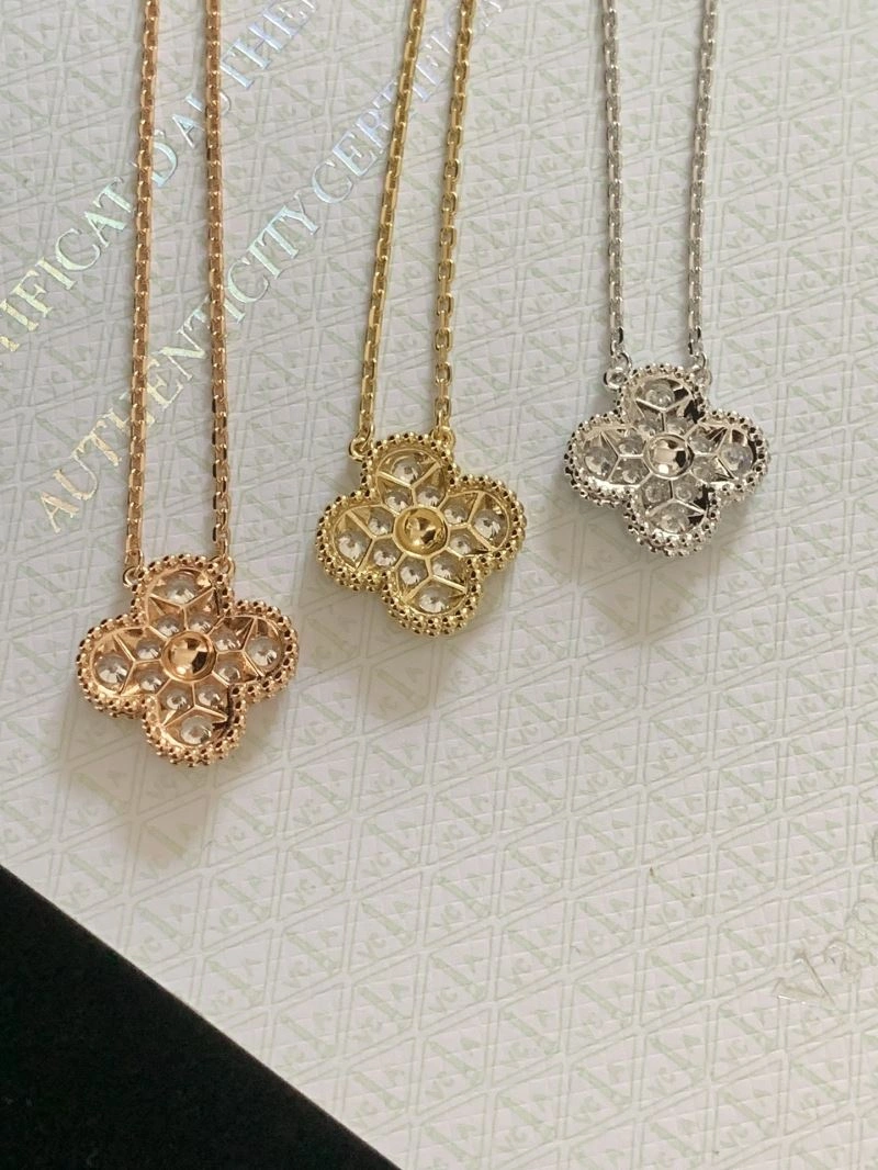 TravelReady Vca Necklaces 255194