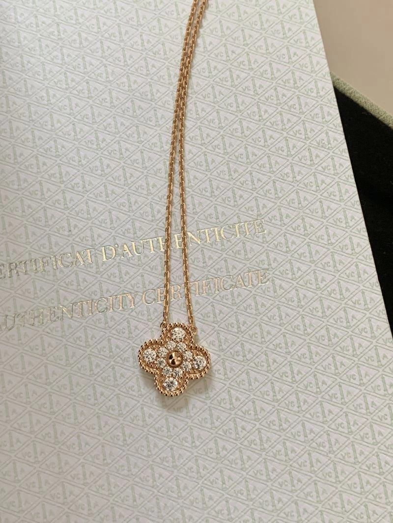 TravelReady Vca Necklaces 255194