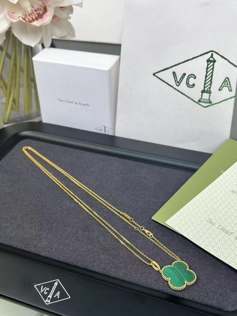 Vca Necklaces Practical 255188