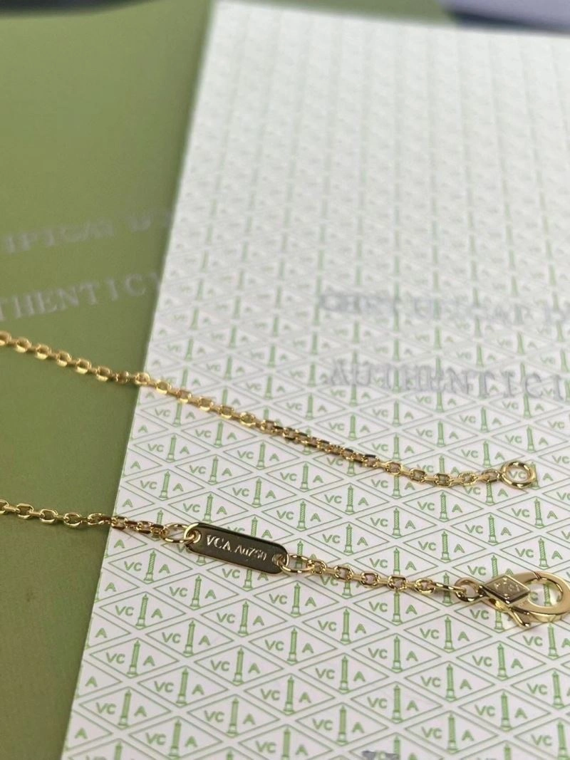 Vca Necklaces Effortless 255186
