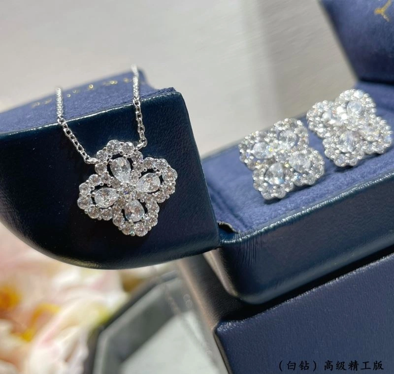Neat Vca Necklaces 255184