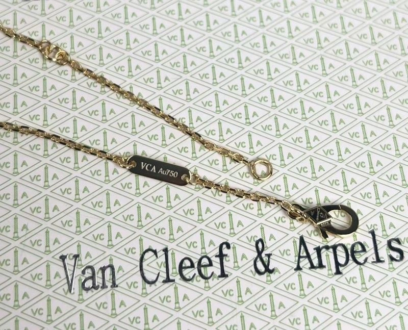 Vca Necklaces Sleek 255156
