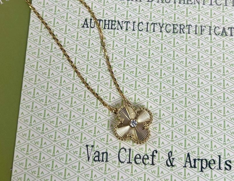 Vca Necklaces Sleek 255156
