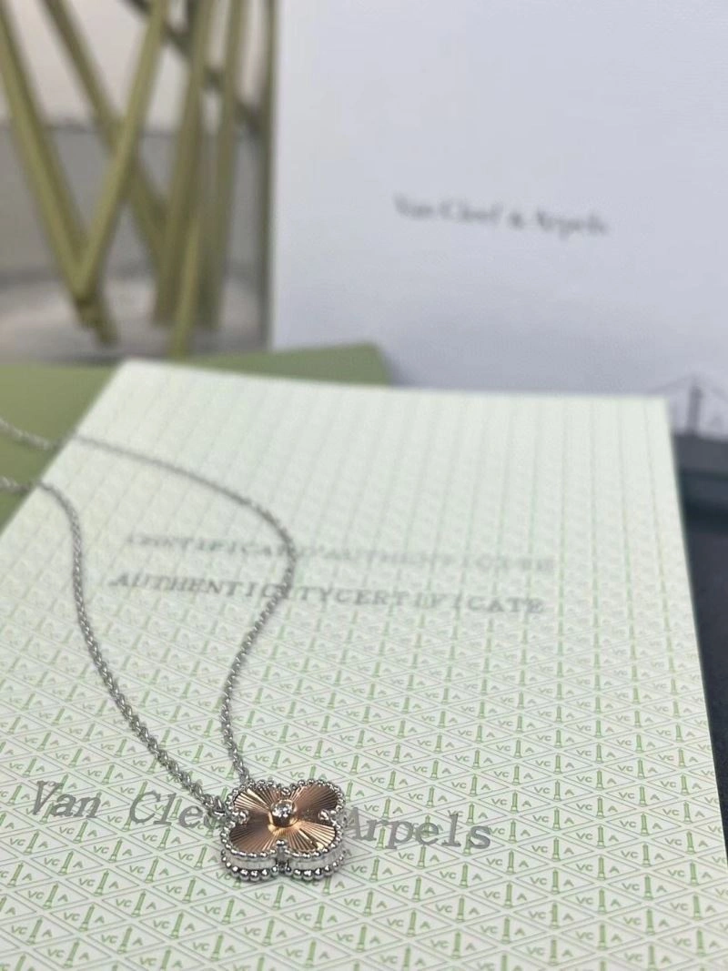 Seasonal Vca Necklaces 255157