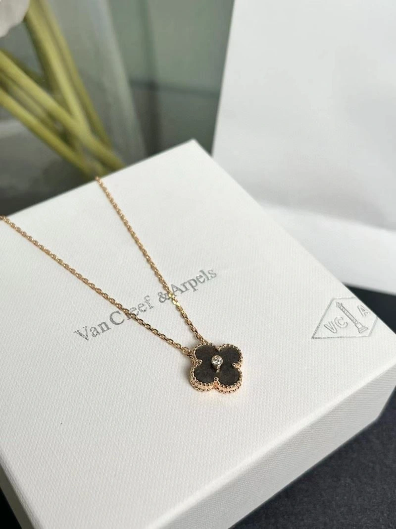 FreshLook Vca Necklaces 255173