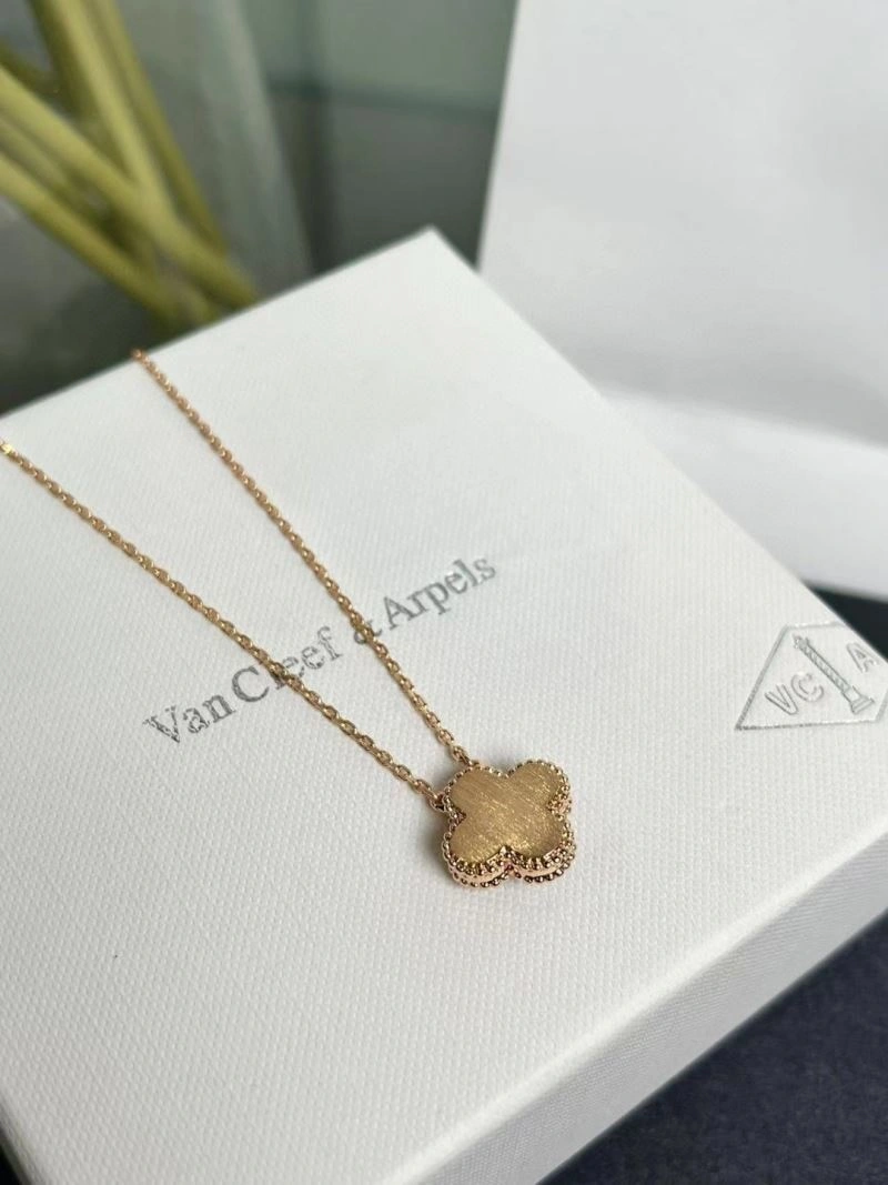 FreshLook Vca Necklaces 255173