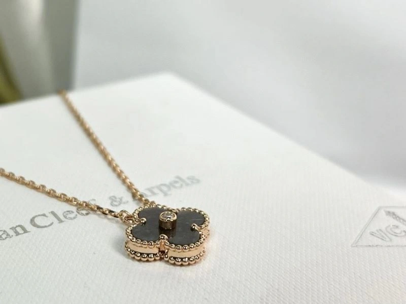 FreshLook Vca Necklaces 255173