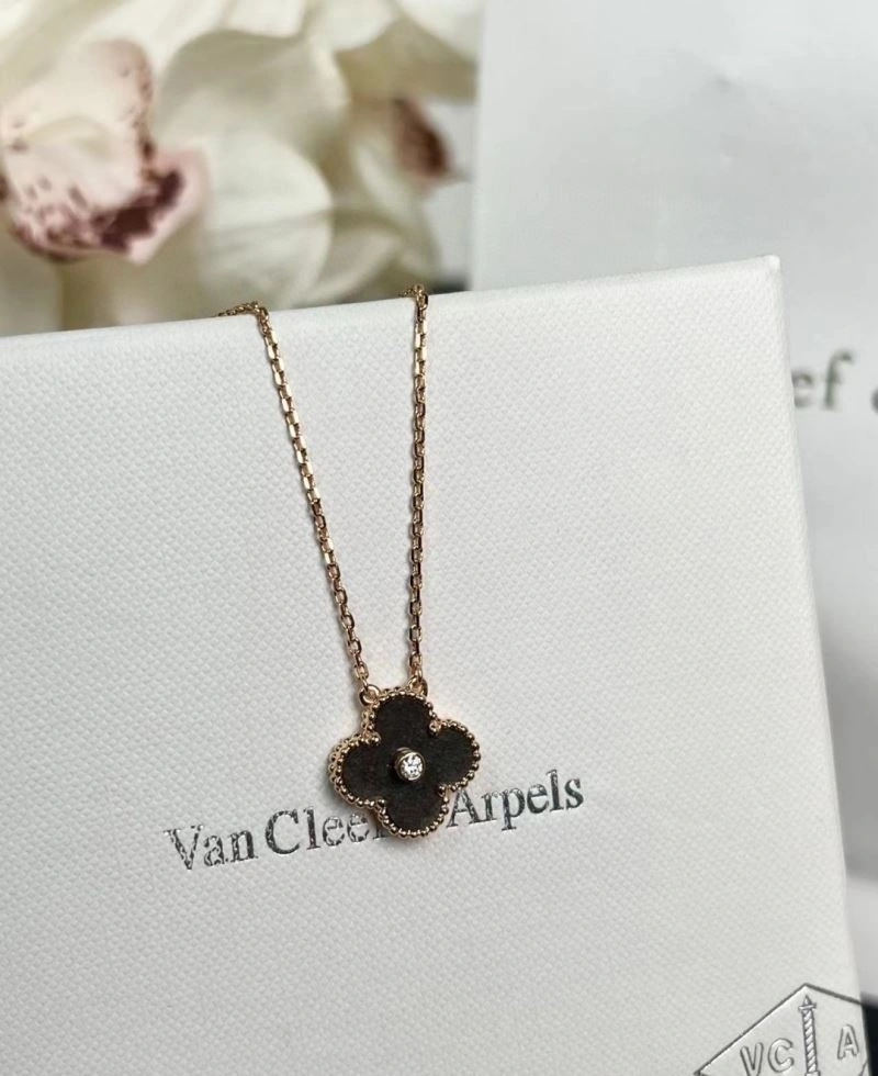 FreshLook Vca Necklaces 255173