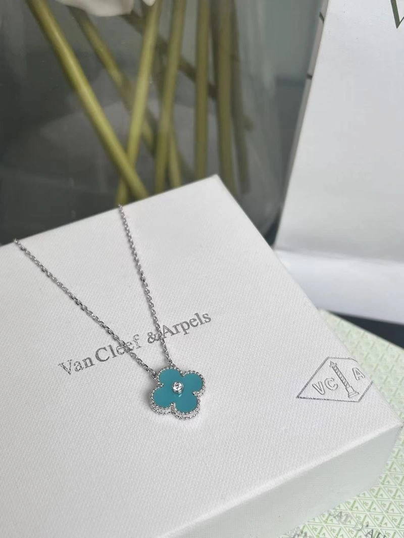 FreshLook Vca Necklaces 255160
