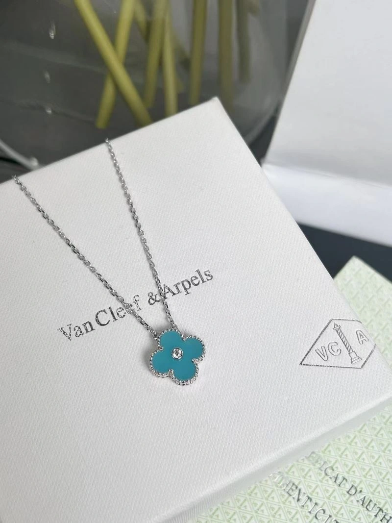 FreshLook Vca Necklaces 255160