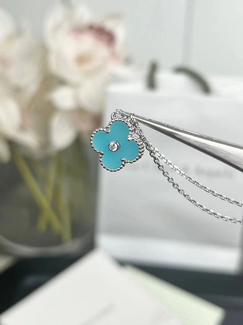 FreshLook Vca Necklaces 255160