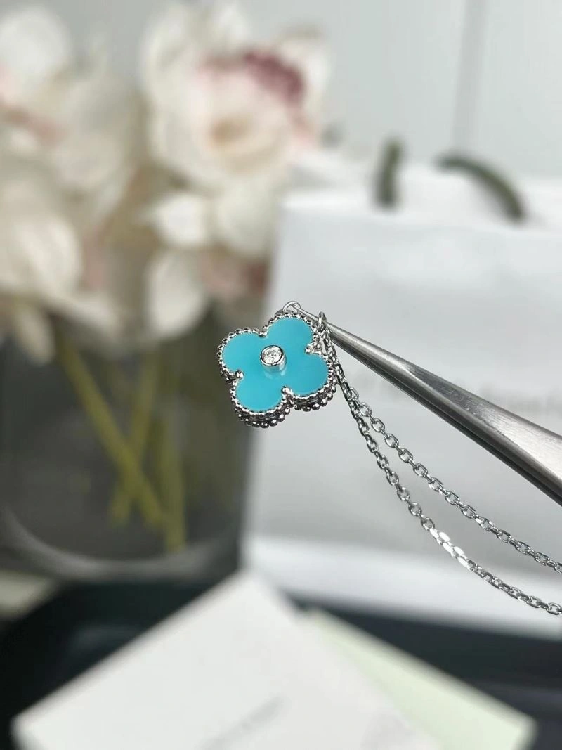 FreshLook Vca Necklaces 255160