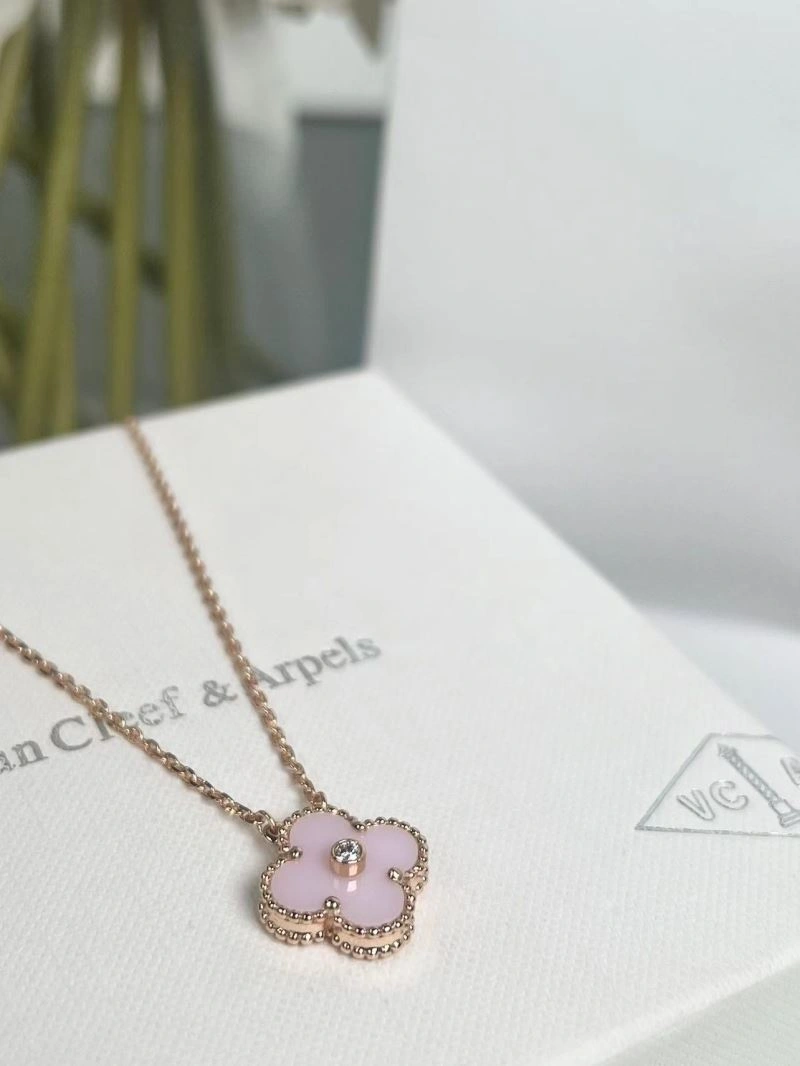 Comfortable Vca Necklaces 255158