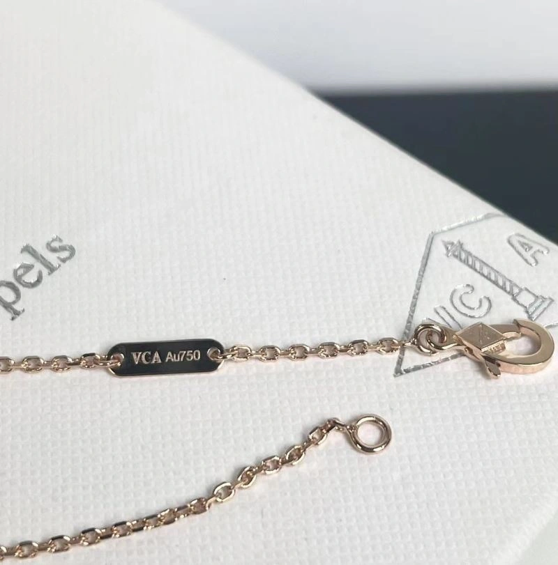 Comfortable Vca Necklaces 255158