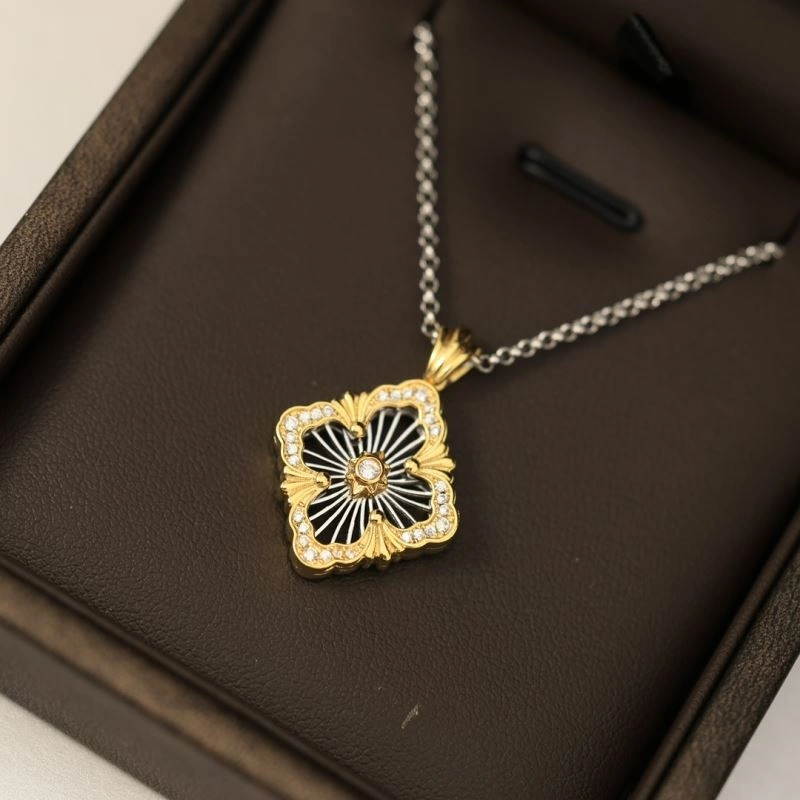 Versatile Vca Necklaces 255166