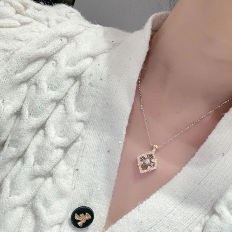 Versatile Vca Necklaces 255166