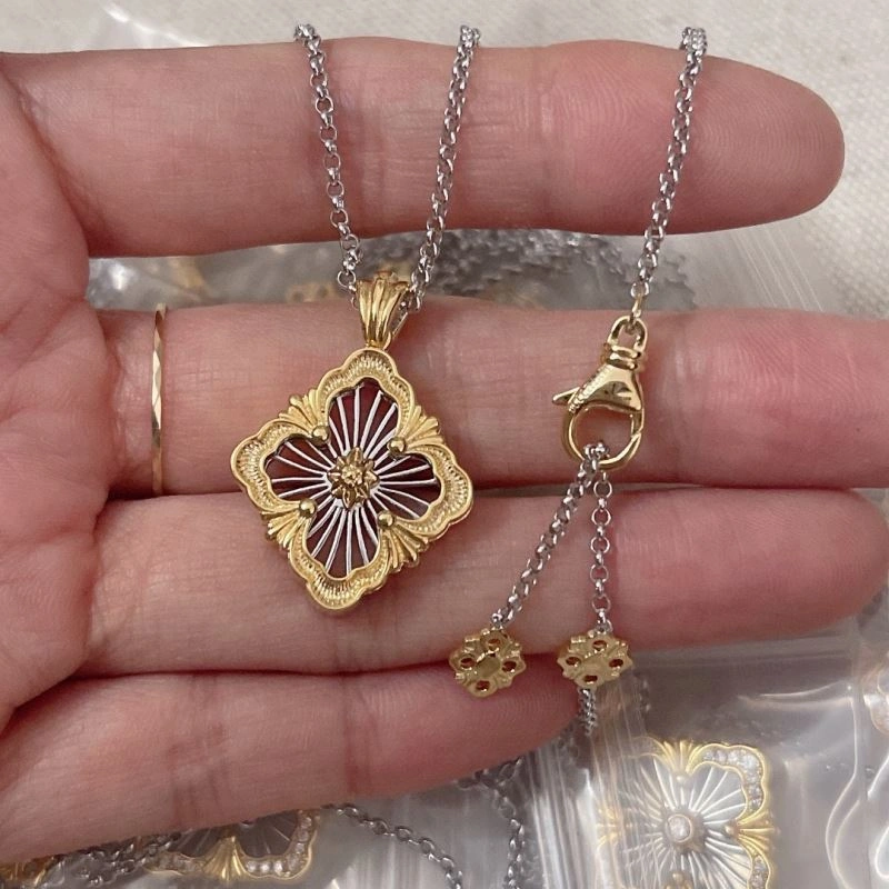 Versatile Vca Necklaces 255166