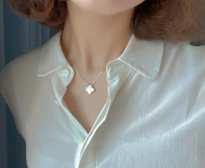 Vca Necklaces SunProtective 255148