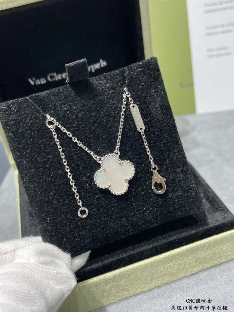 Vca Necklaces SunProtective 255148