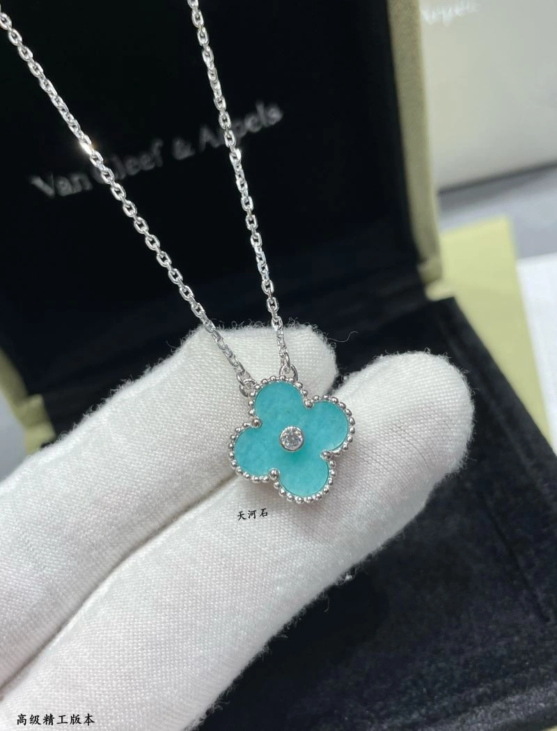 Vca Necklaces Modern 255145