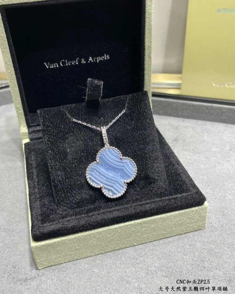 Vca Necklaces ZipUp 255117