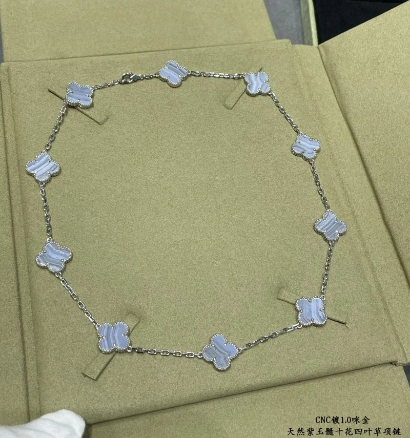 UrbanChic Vca Necklaces 255112