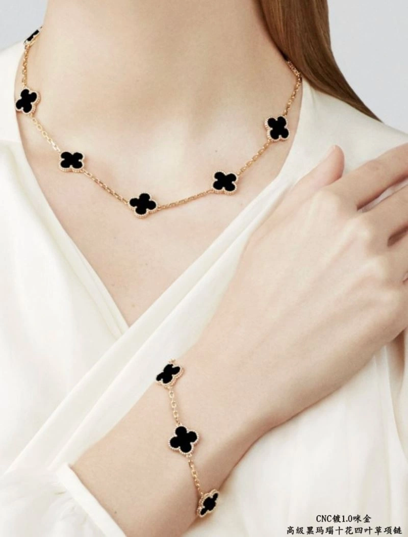 Bold Vca Necklaces 255131