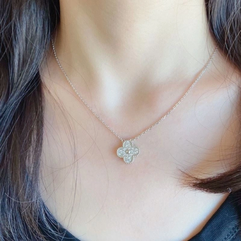 MoistureWicking Vca Necklaces 255109