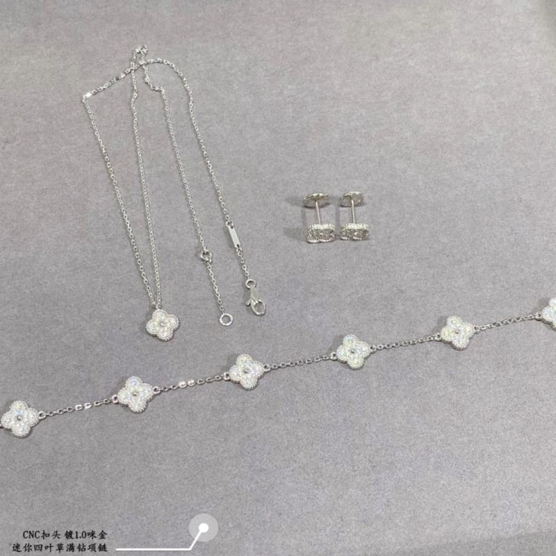 Vca Necklaces WrinkleFree 255139