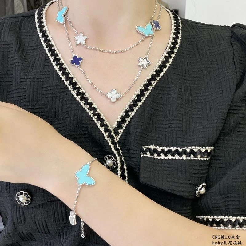 ModernLook Vca Necklaces 255110