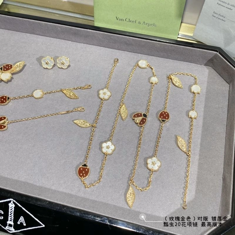 Vca Necklaces WeatherProof 255102