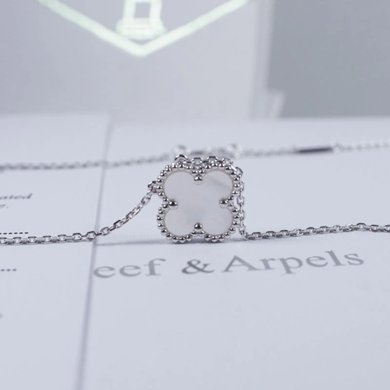 Lightweight Vca Necklaces 254998