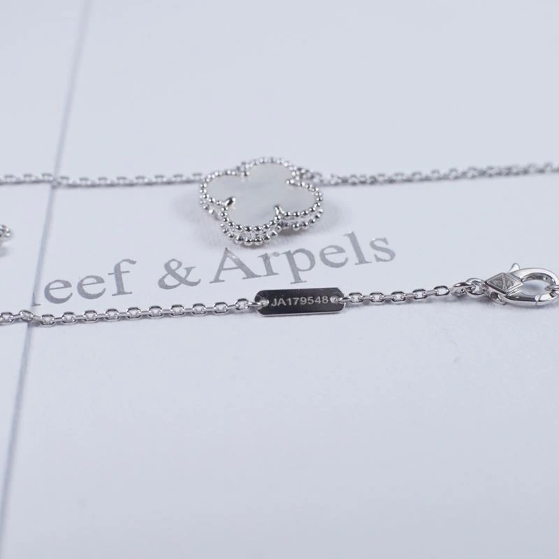 Lightweight Vca Necklaces 254998