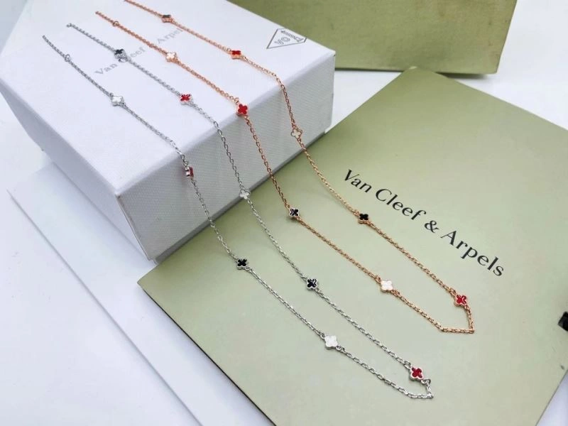 EyeCatching Vca Necklaces 254990
