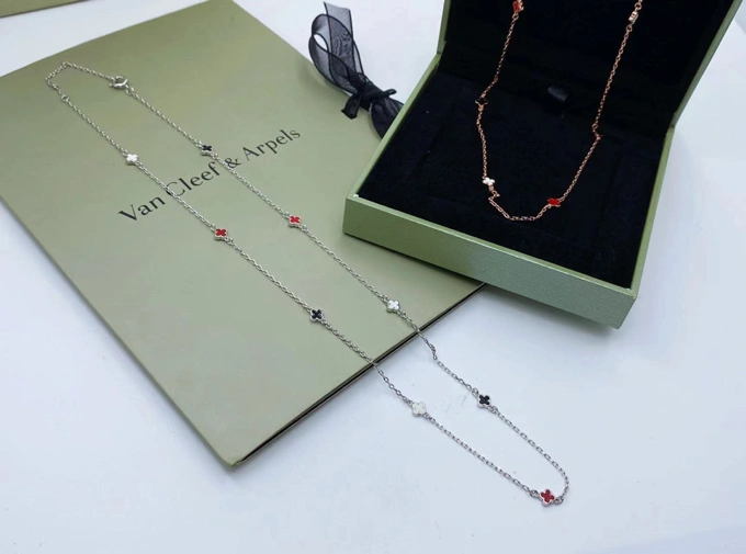 EyeCatching Vca Necklaces 254990