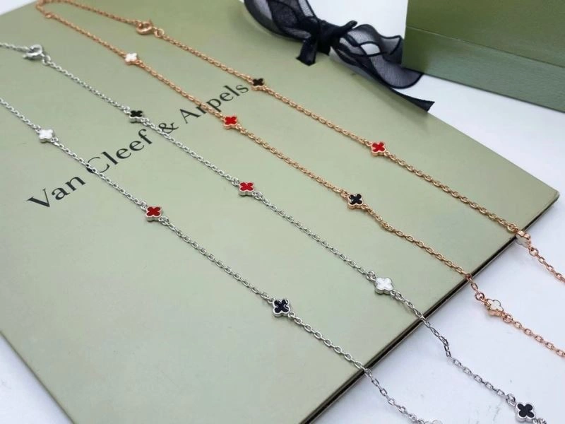 EyeCatching Vca Necklaces 254990