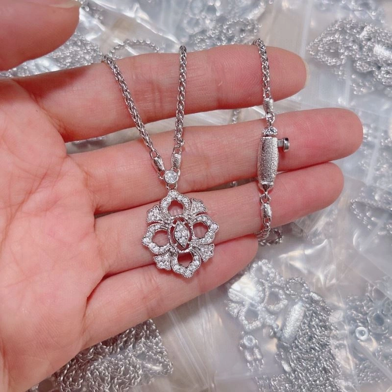 Vca Necklaces Packable 255000