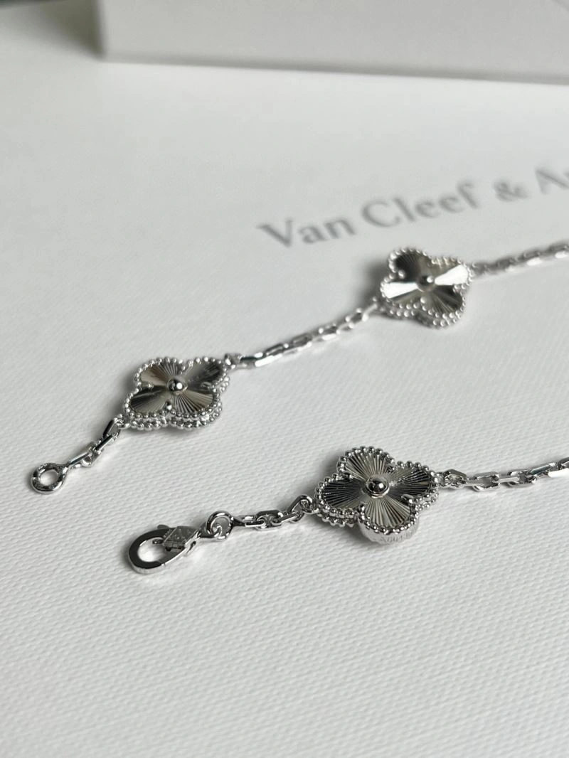 SoftTouch Vca Necklaces 254974