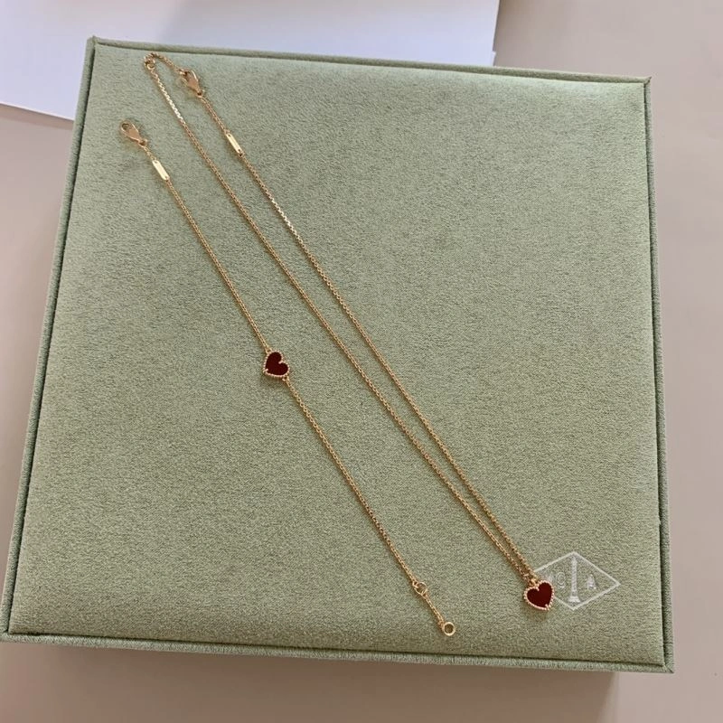 Breathable Vca Necklaces 254973