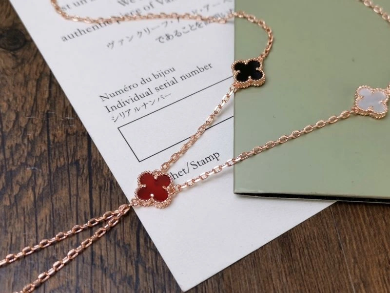 Soft Vca Necklaces 254972