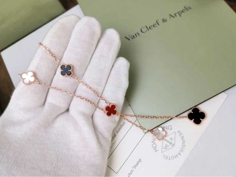 Soft Vca Necklaces 254972