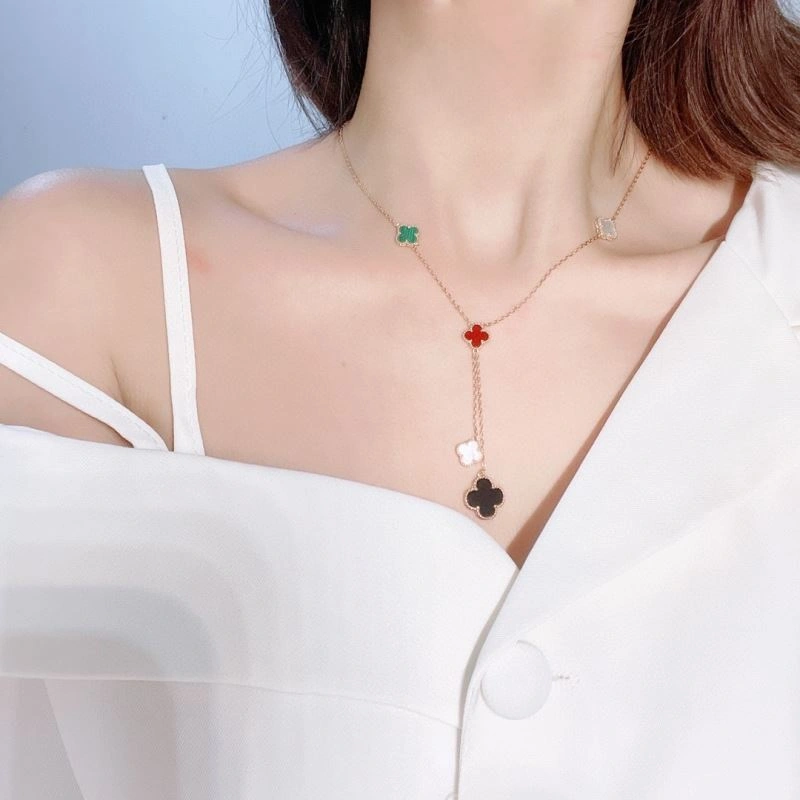 RelaxedFit Vca Necklaces 254942