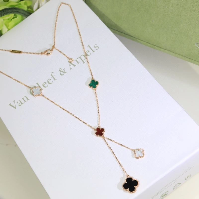 RelaxedFit Vca Necklaces 254942