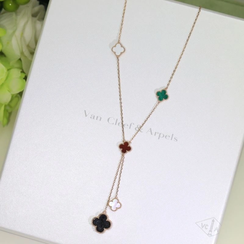 RelaxedFit Vca Necklaces 254942