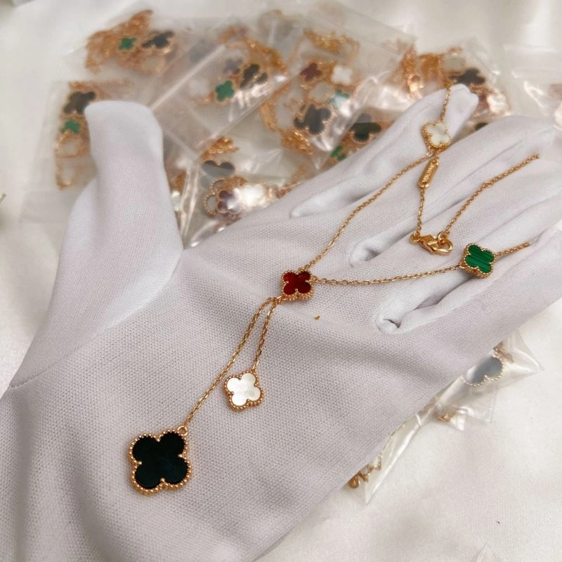 RelaxedFit Vca Necklaces 254942