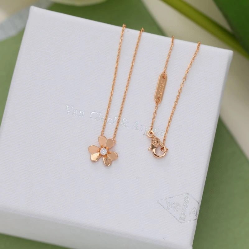Vca Necklaces StreetReady 254964