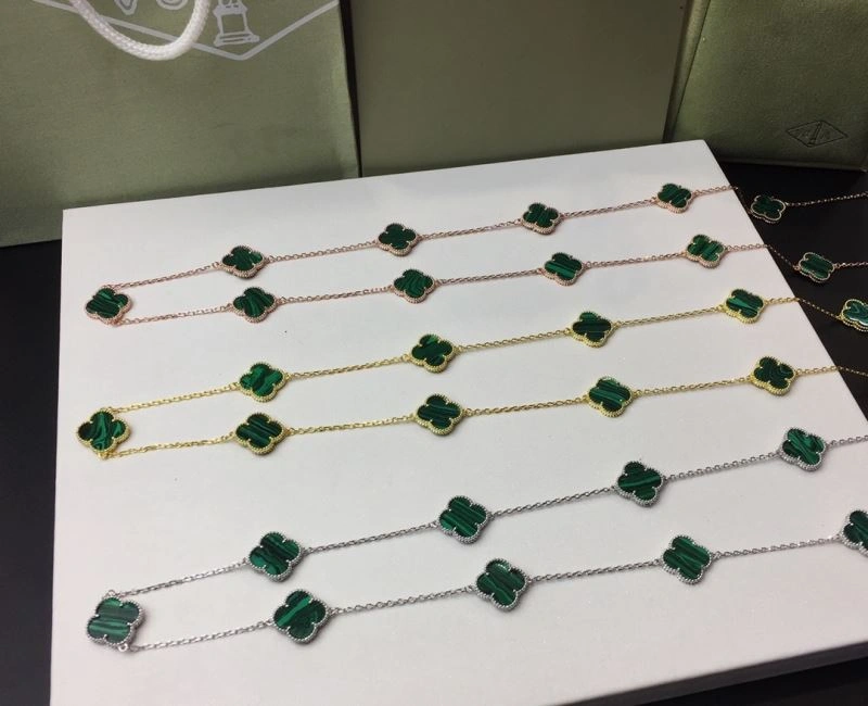 Unisex Vca Necklaces 254960