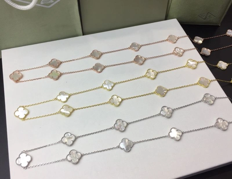 Unisex Vca Necklaces 254960