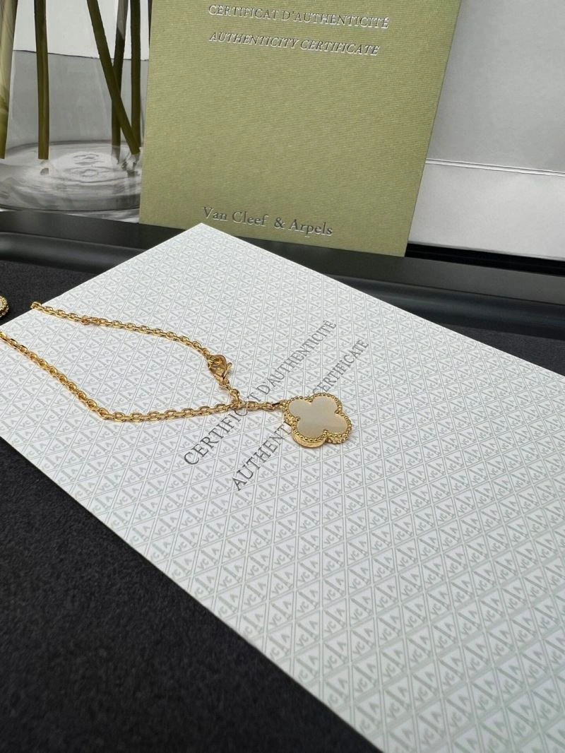Vca Necklaces EasyCare 254940